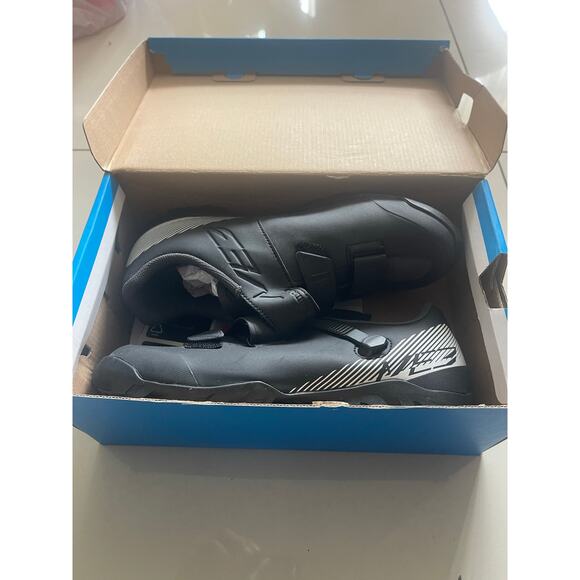 Shimano ME3 SPD Mountain Bike Shoes – Black/White – EU 42 / US 8.3 – New in Bo - Picture 1 of 3